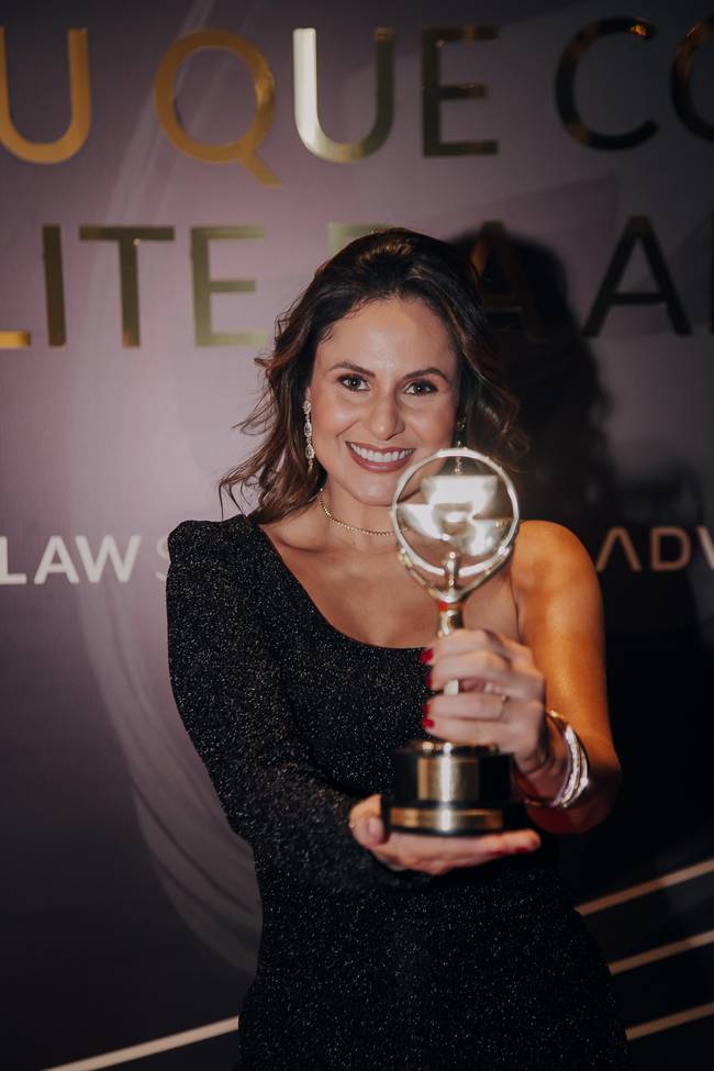 Núbia Citty — advogada criminalista, premiada Law Summit, OAB/MG 169.314